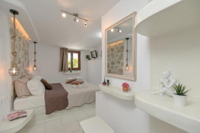 Geolenas Home - Naxian Old Agora